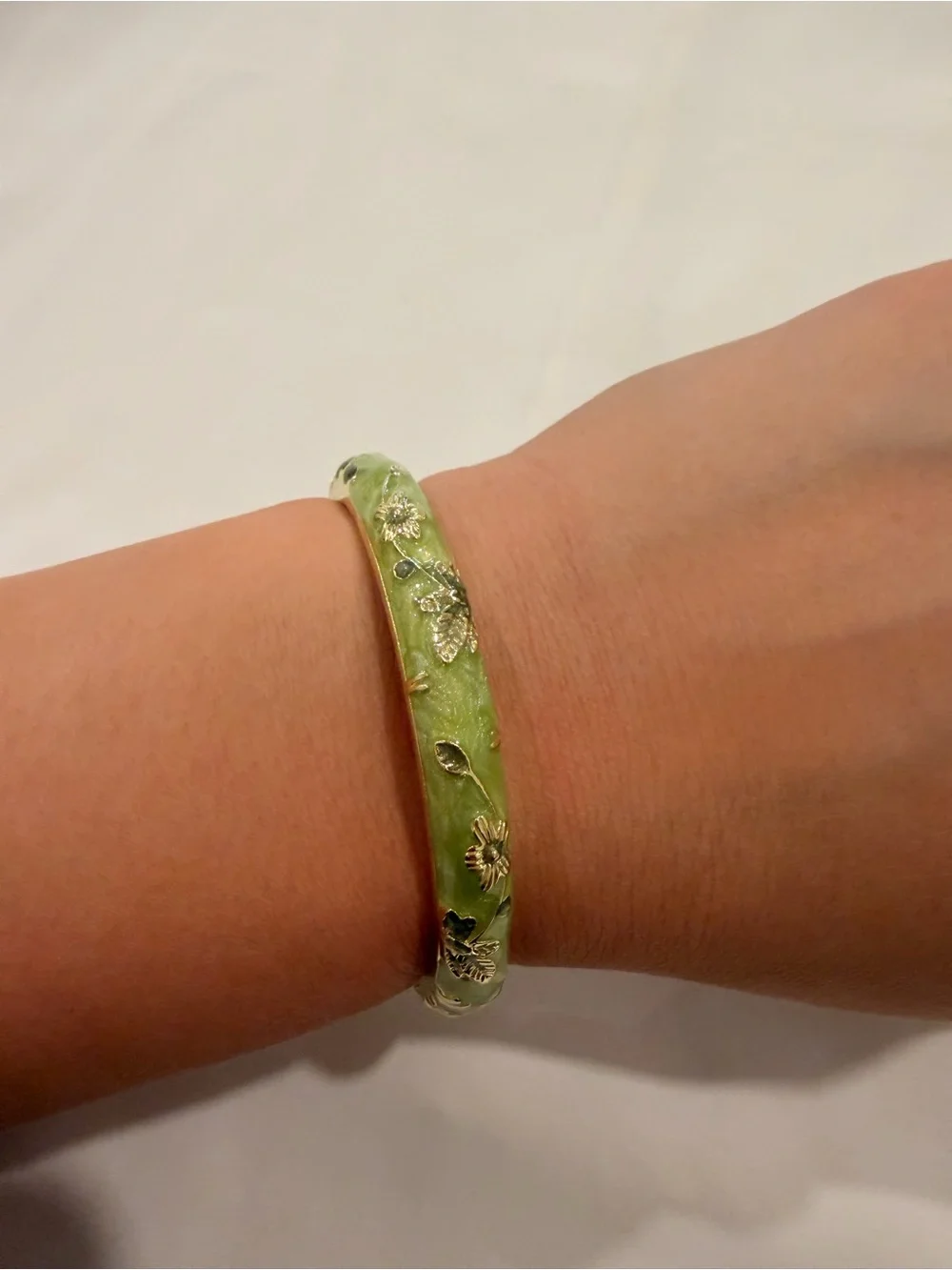 Green Floral Cloisonné Hinged Bracelet - Picture 3 of 8